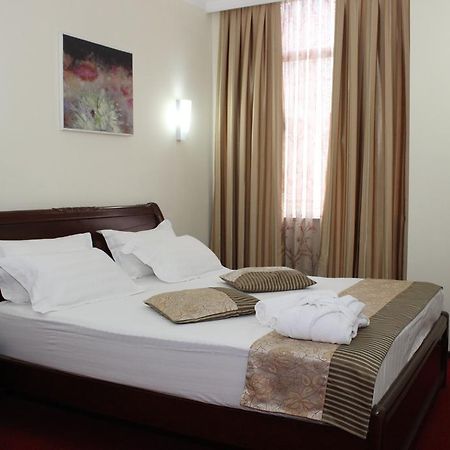 باتومي Hotel Vanilla الغرفة الصورة