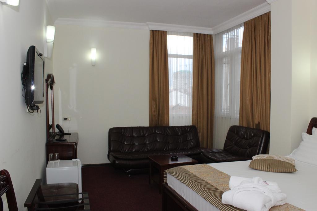 باتومي Hotel Vanilla الغرفة الصورة